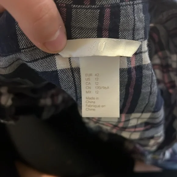 H&M Plaid button down - Picture 2 of 3